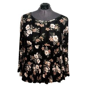 Torrid Ribbed Scoop Neck Shirred Tiered Babydoll Top (Size 2)